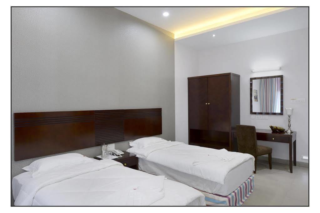 Oyo 710 Hotel Kshitij Púna Exteriér fotografie