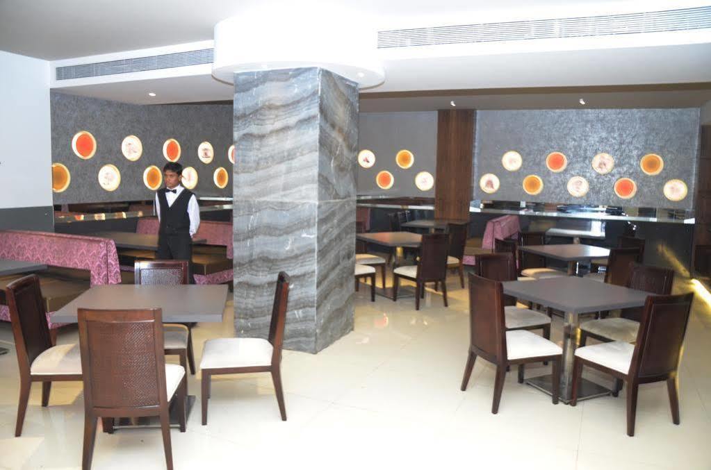 Oyo 710 Hotel Kshitij Púna Exteriér fotografie